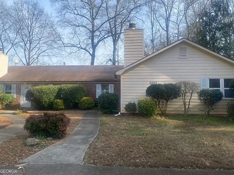 4002 Hawthorne Cir SE #A — Photo 1
