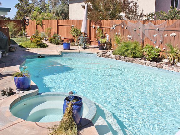 3rd image of 5551 La Cuenta Dr