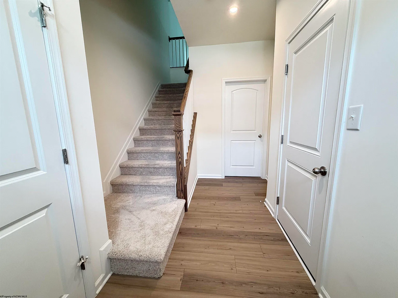 3 bed, 2.5 bath, $2,500 — Photo 2