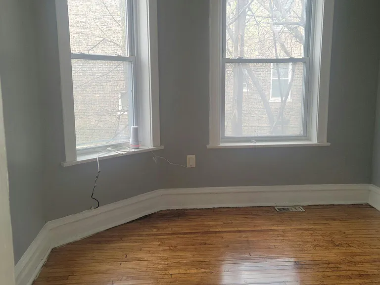 921 W 54th Pl #1F — Photo 5