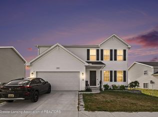 608 Muirfield Dr, Eaton Rapids, MI 48827