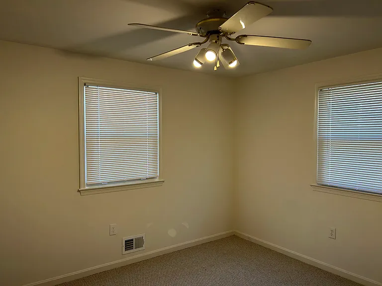 903 Park Ter — Photo 12