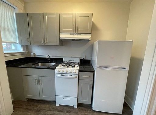 2nd image of 166 Salem St APT 42