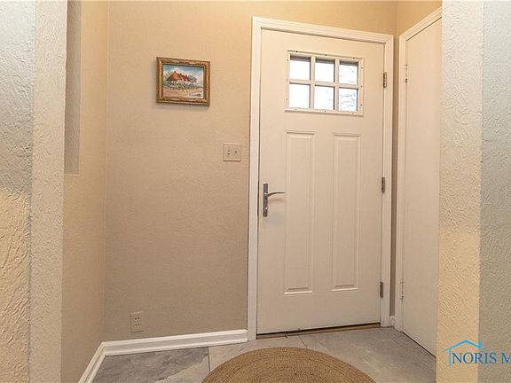 5th image of 535 Clover Ln
