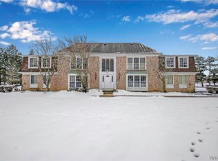 75 Carriage Dr APT 6, Orchard Park, NY 14127