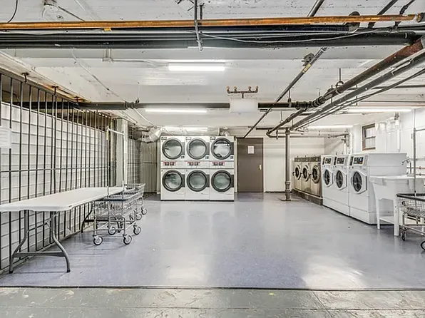 40 Clarkson Avenue image 9 of 11