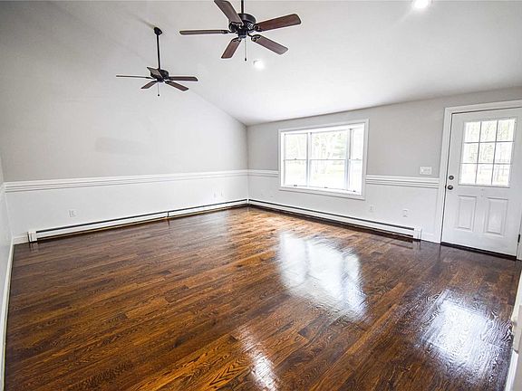3rd image of 170 Dayton Ave