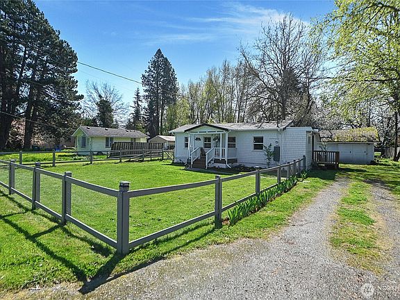 3rd image of 2925 Birchwood Avenue