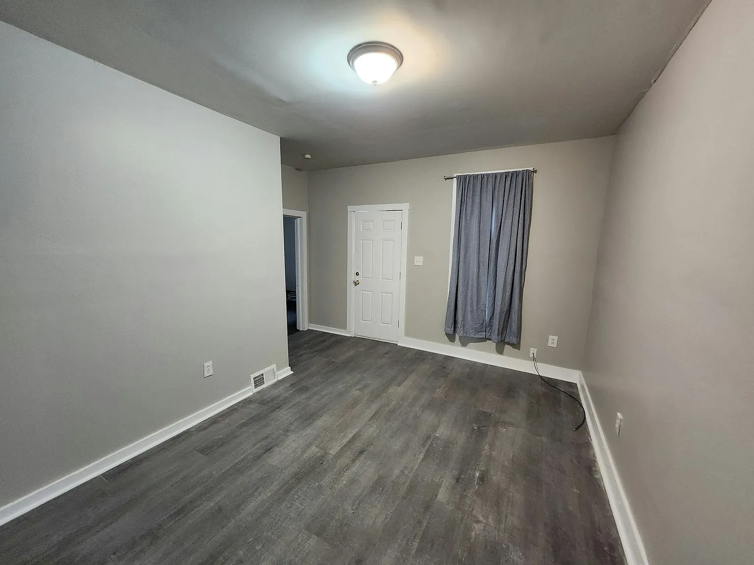 2033 West 98th Street, Unit Back — Photo 3