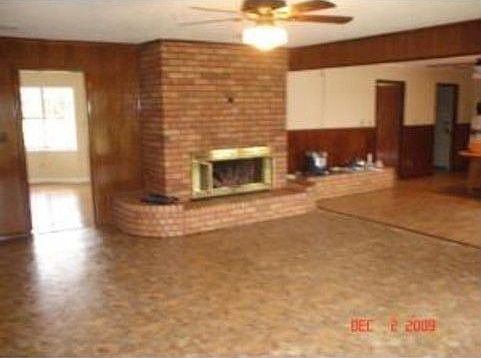 3rd image of 5827 N Lakeshore Dr