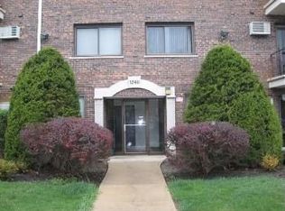 1240 S Lorraine Rd APT 1C, Wheaton, IL 60189