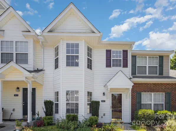 745 Rock Lake Gln, Fort Mill, SC 29715
