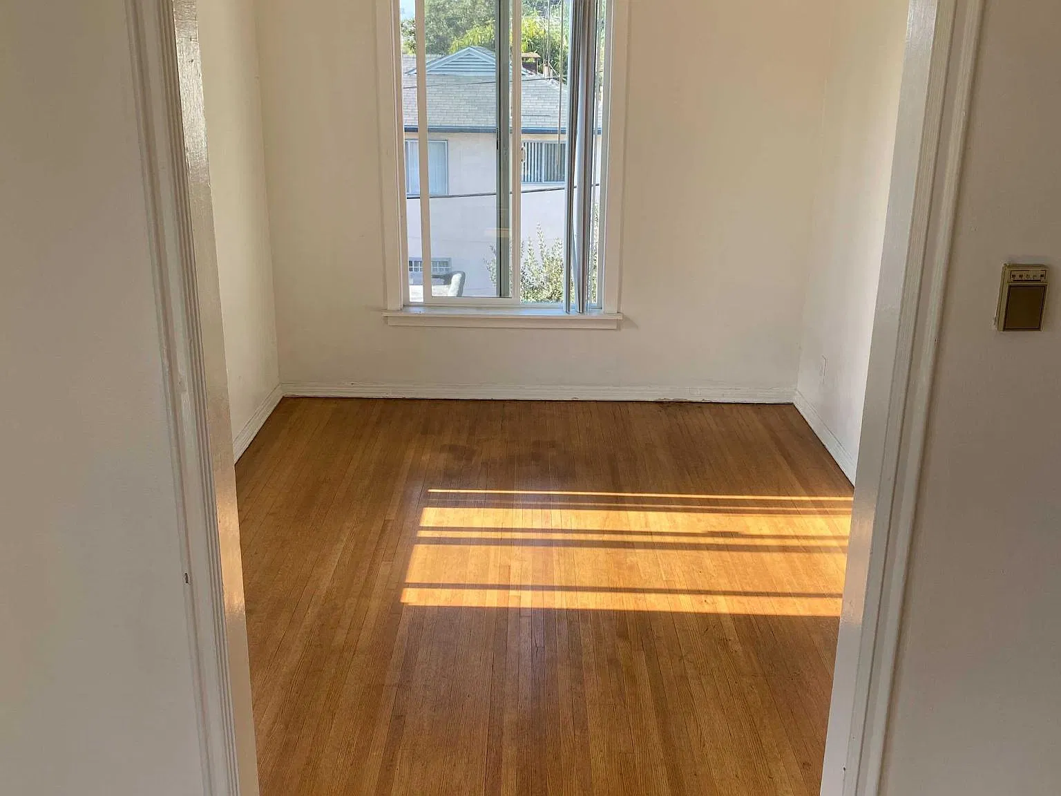 1065 S Curson Ave — Photo 2