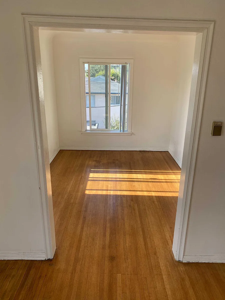 Building Photo - 1065 S Curson Ave #1/2