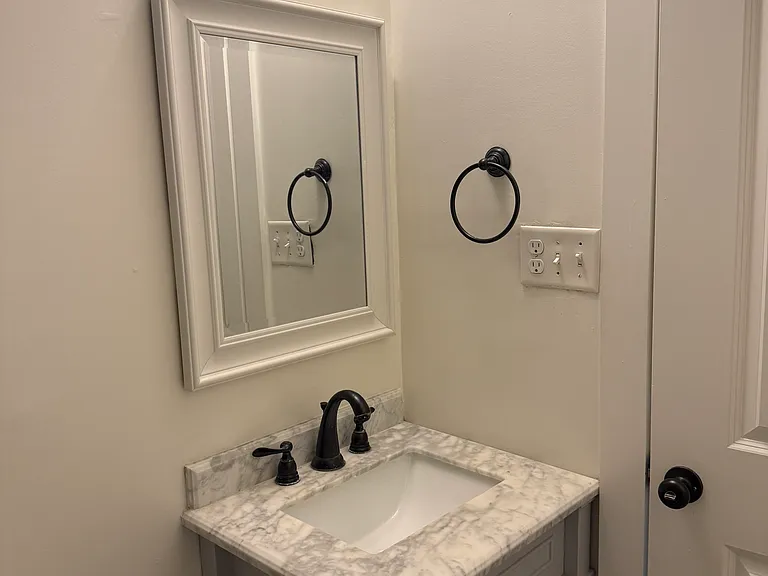 1232 Almont Dr SW — Photo 15