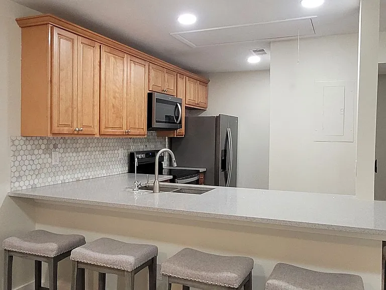 1460 Sheafe Ave NE #105 — Photo 7