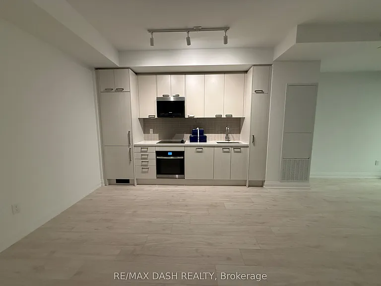 20 Soudan Ave #1906 — Photo 9