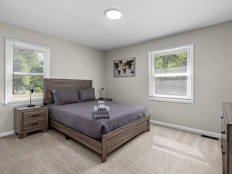 1048 Ivy Ln — Photo 20