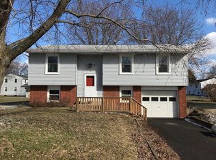 2 Ritson Ln, Spencerport, NY 14559