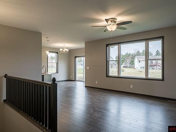 4th image of 58 Balsam Ln