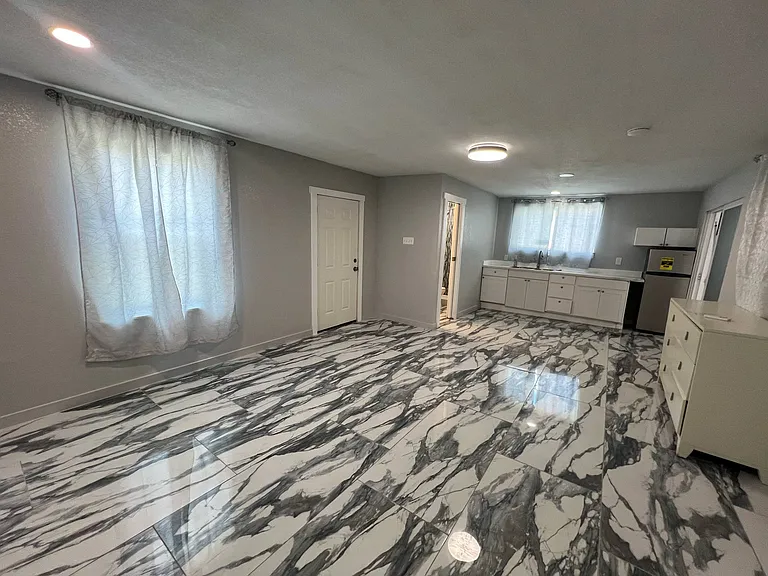 3005 Hillsdale Ln — Photo 9