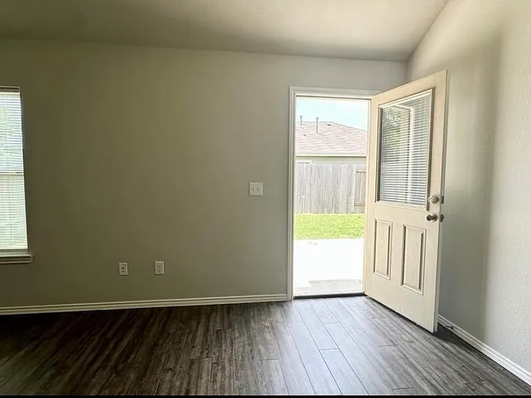 4310 Whisky River Dr — Photo 22