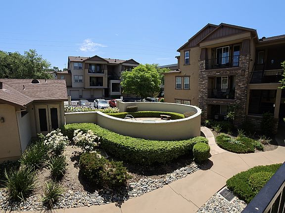 5th image of 6551 Hearthstone Cir APT 924