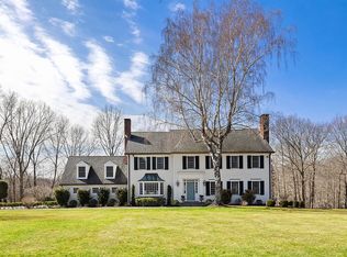 81 Coventry Ln, Fairfield, CT 06824