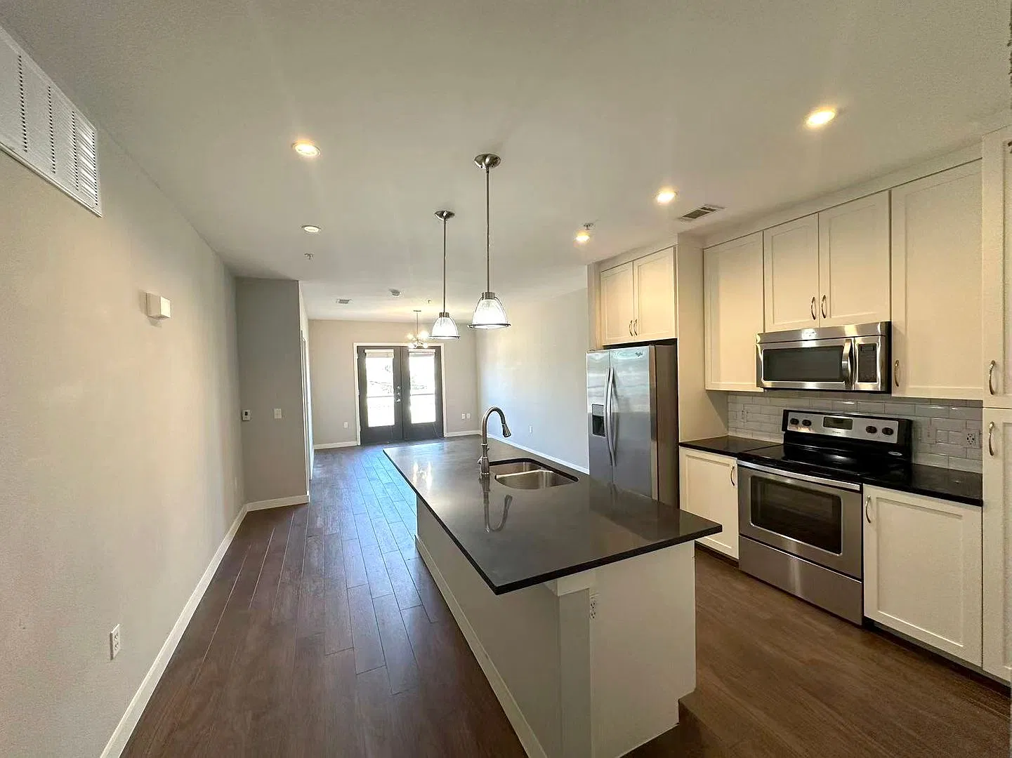 Modern 2-Bed, 2-Bath Apartment Near SMU! — Photo 2