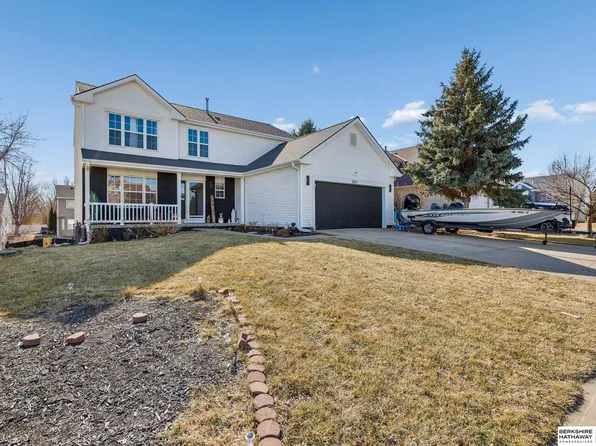 16121 R St, Omaha, NE 68135