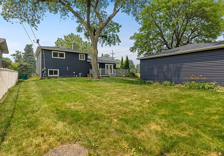 1003 S Finley Rd — Photo 26