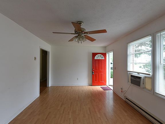 2nd image of 148 Country Park Dr