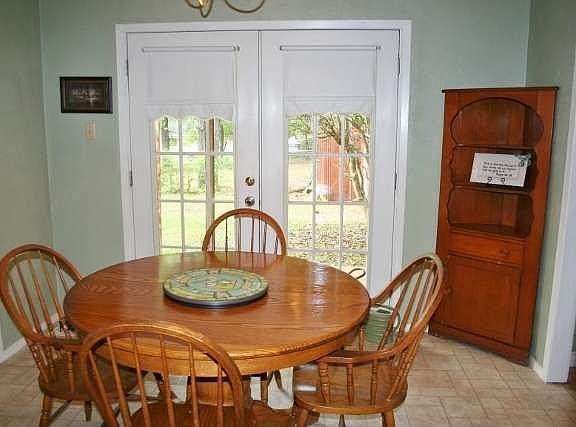 4th image of 1410 Milam Dr