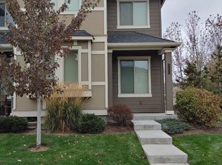 3461 SW 28th St, Redmond, OR 97756