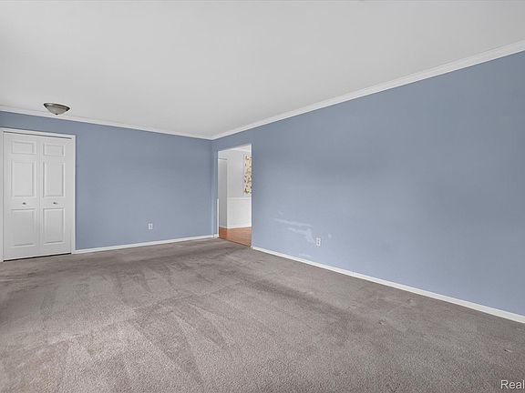 5th image of 2736 Earl Lake Rd