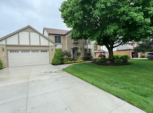 4680 Bentley Dr, Troy, MI