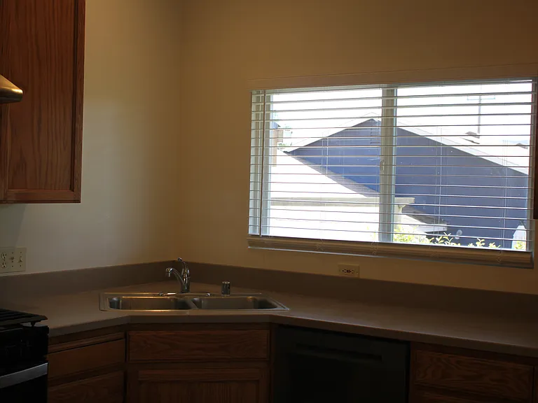533 Central Ave #B — Photo 14