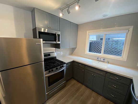 5th image of 1550 Miramar Dr