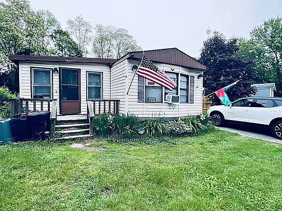 2nd image of 86 Cambridge Circle