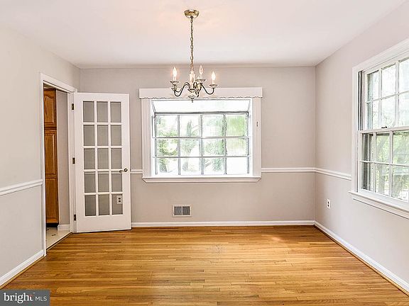 4th image of 6811 Stoneybrooke Ln