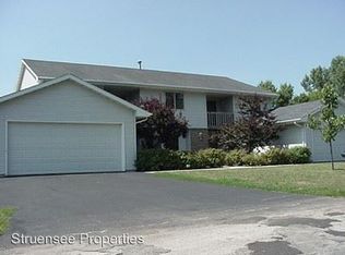 2325 Clover St APT C, Oshkosh, WI 54901