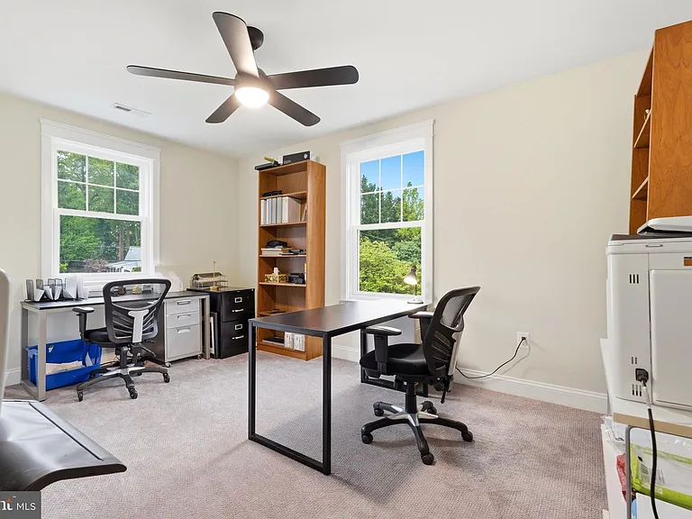 1227 Clagett Dr — Photo 28