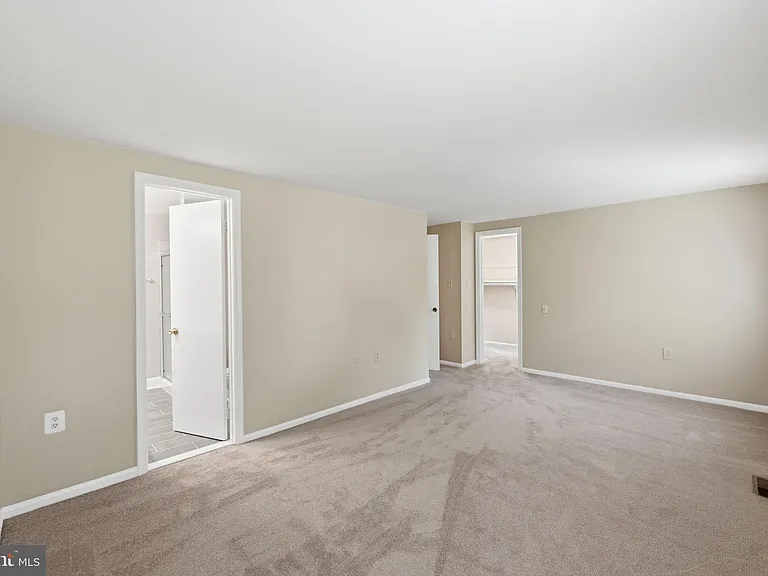 10065 Chestnut Wood Ln — Photo 15