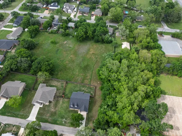 209 E 8th St, Joshua, TX 76058