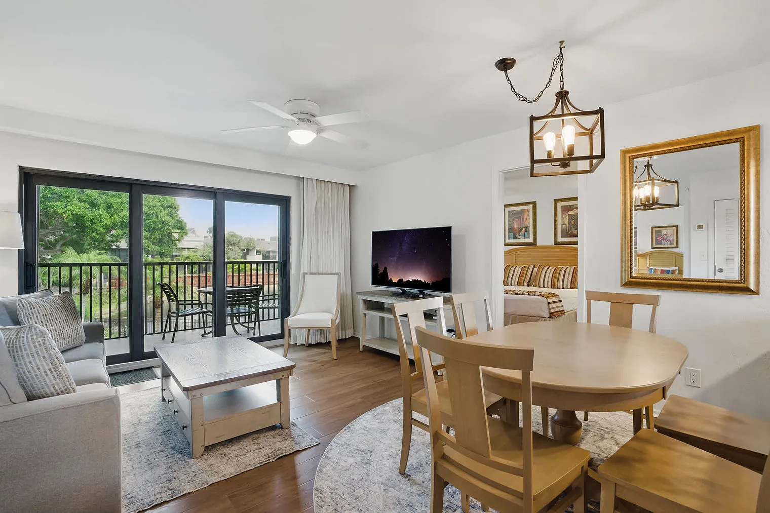 2 bed, 2.0 bath, 861 sqft, $2,902 — Photo 2