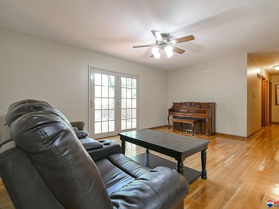 5th image of 7801 Hickory Ln