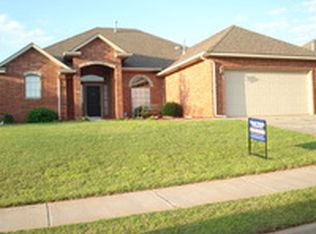 2116 Cedar Pointe Ln, Edmond, OK 73003