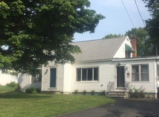 12 Valleyview Dr, Troy, NY 12180