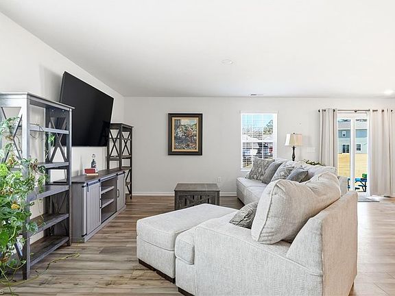 5th image of 2949 Legacy Ridge Ln