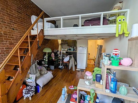 5th image of 11 W 82nd St APT 6
